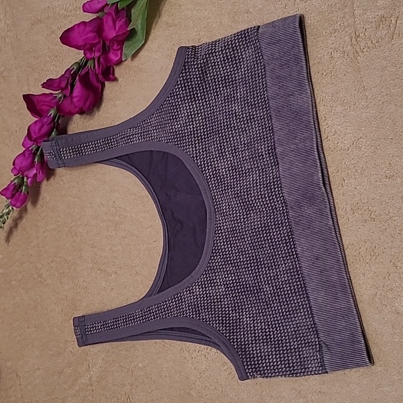 PINK Victoria's Secret Sports Bra NWOT - Picture 4 of 4